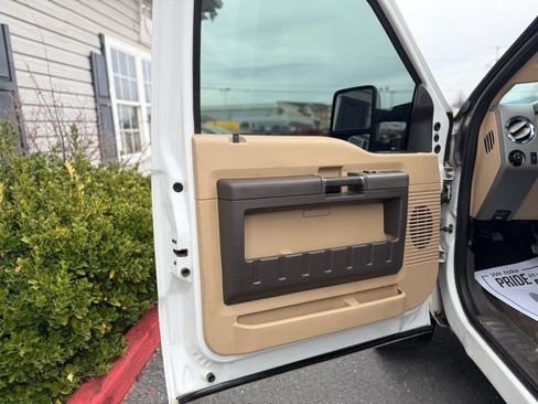 Used 2011 Ford F250 Lariat w/ Lariat Interior Pkg image 10