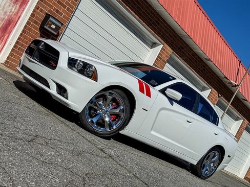 Used 2014 Dodge Charger R/T image 5