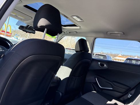 Used 2023 Kia Soul EX image 22