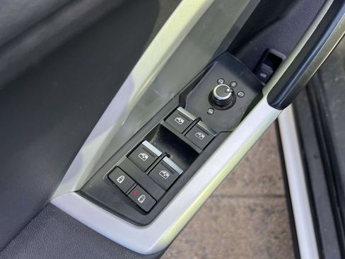 Used 2020 Audi Q3 2.0T Premium image 15