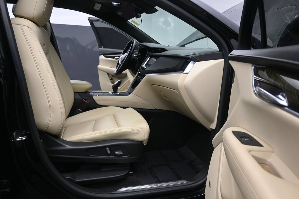 Used 2017 Cadillac XT5 FWD image 18