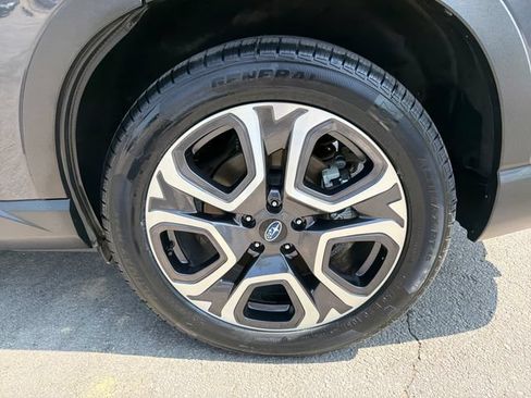 Used 2024 Subaru Ascent Touring AWD/4WD image 31