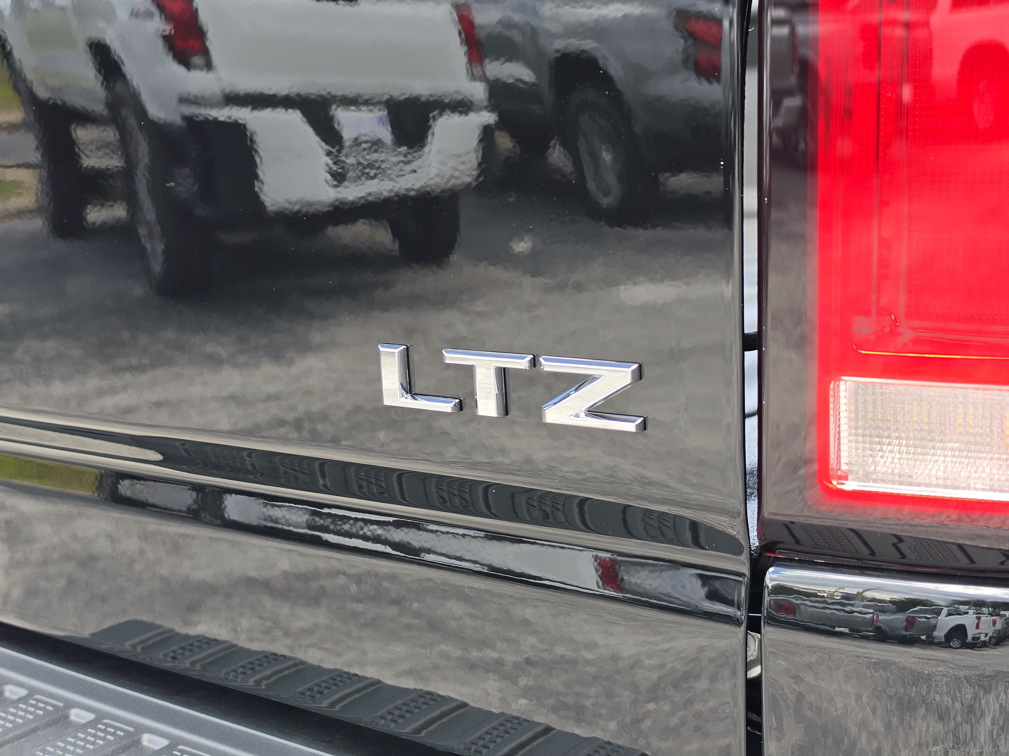 New 2026 Chevrolet Silverado 2500 LTZ w/ Z71 Chrome Sport Edition AWD/4WD image 16