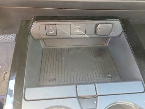 Used 2024 Toyota Prius LE FWD image 27