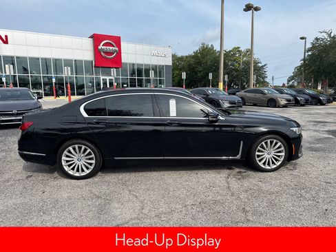 Used 2022 BMW 740i RWD image 5