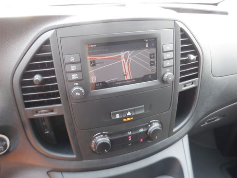 Used 2023 Mercedes-Benz Metris image 16
