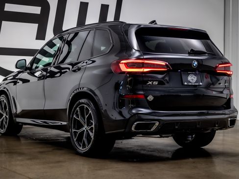 Used 2022 BMW X5 xDrive40i w/ M Sport Package AWD/4WD image 28