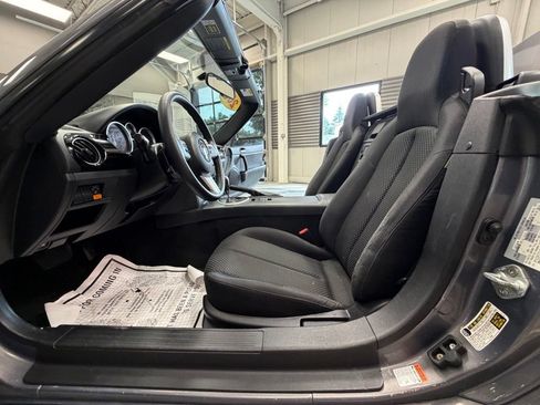 Used 2007 MAZDA MX-5 Miata Touring RWD image 41