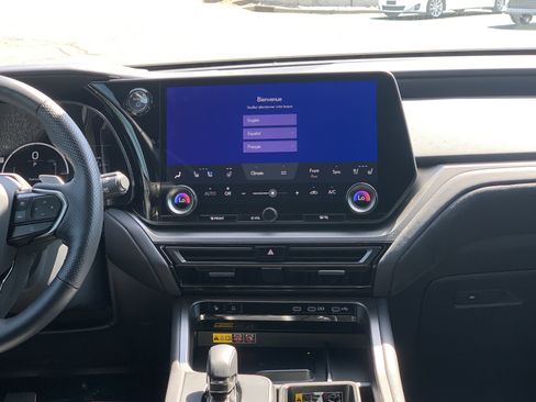 Used 2025 Lexus TX 500h AWD w/ Technology Package image 31