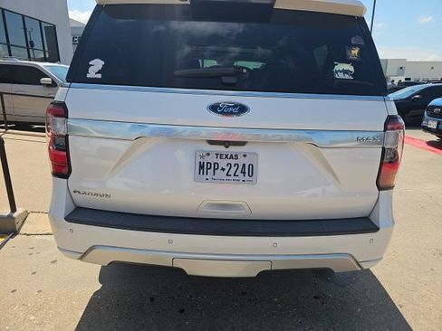 Used 2019 Ford Expedition Max Platinum RWD image 2