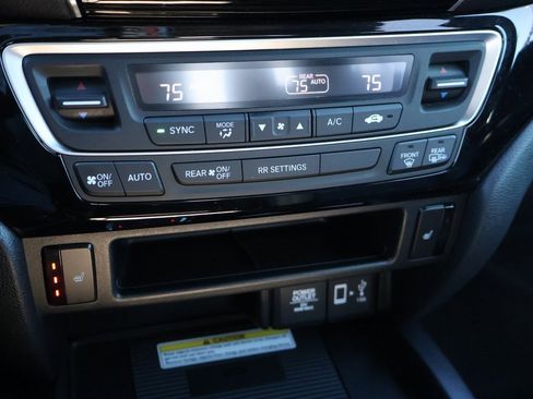 Certified 2021 Honda Ridgeline Black Edition image 23