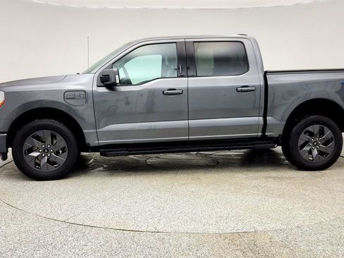 Used 2023 Ford F150 Lightning Lariat image 8