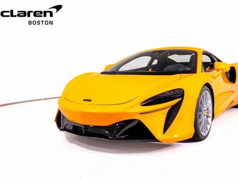 New 2026 McLaren Artura image 9