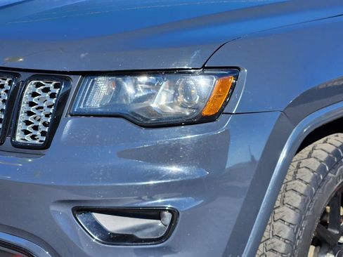 Used 2018 Jeep Grand Cherokee Altitude image 10