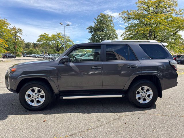 Used 2018 Toyota 4Runner SR5 AWD/4WD image 22