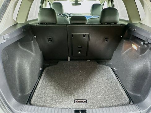 Used 2023 Volkswagen Taos SE w/ Panoramic Sunroof Package image 26