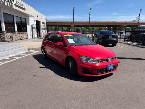 Used 2015 Volkswagen Golf 4-Door FWD image 20