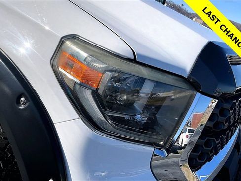 Used 2018 Toyota Tundra SR5 w/ TRD Off Road Package image 30