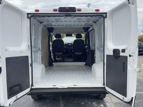 Used 2023 RAM ProMaster 2500 w/ Driver Convenience Group FWD image 34
