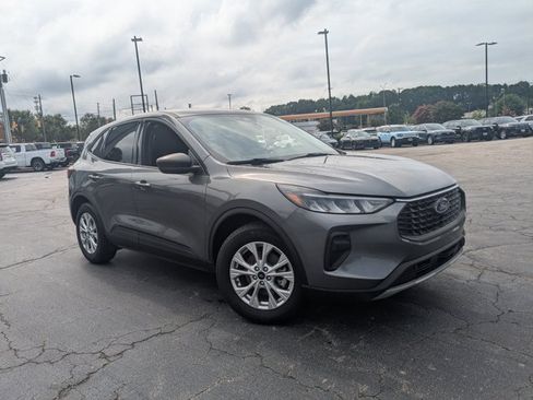 Certified 2025 Ford Escape Active w/ Cold Weather Package FWD image 2