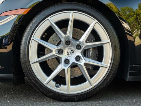 Certified 2025 Porsche 911 Carrera RWD image 12