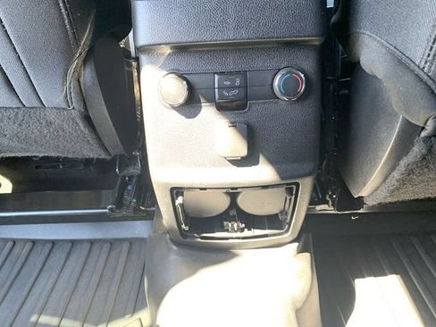 Used 2017 Ford Explorer XLT w/ Equipment Group 201A FWD image 30