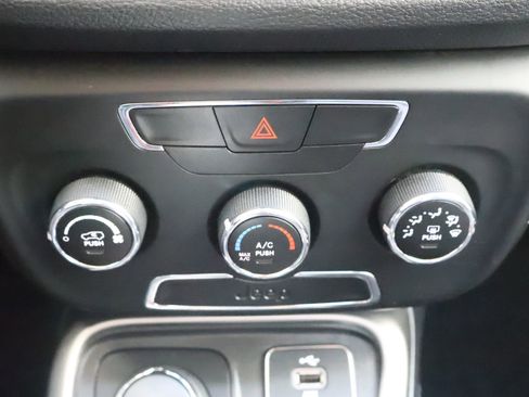 Used 2017 Jeep Compass Sport AWD/4WD image 38