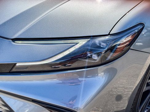 Used 2025 Toyota Camry XSE FWD image 9