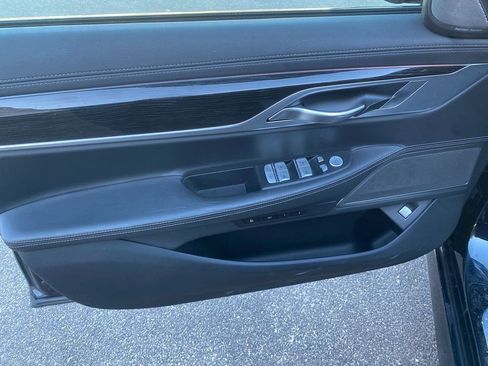 Used 2019 BMW 750i xDrive image 11