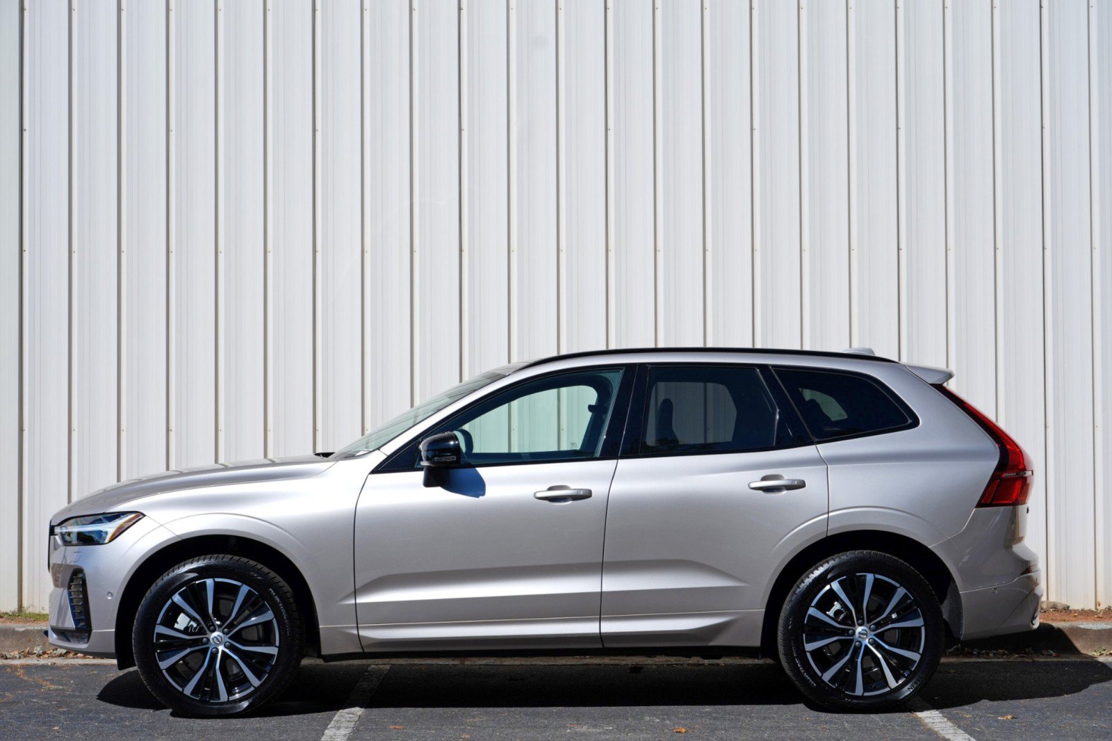 Used 2025 Volvo XC60 B5 Ultra w/ Protection Package Premier AWD/4WD image 9