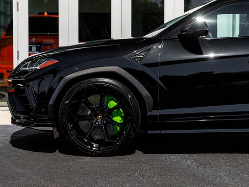 Used 2024 Lamborghini Urus Performante AWD/4WD image 6