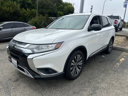 Used 2019 Mitsubishi Outlander ES FWD image 3