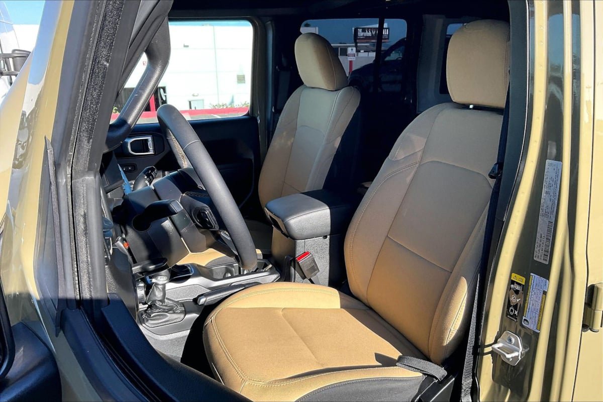 Used 2025 Jeep Wrangler Unlimited Sport S 4xe AWD/4WD image 22