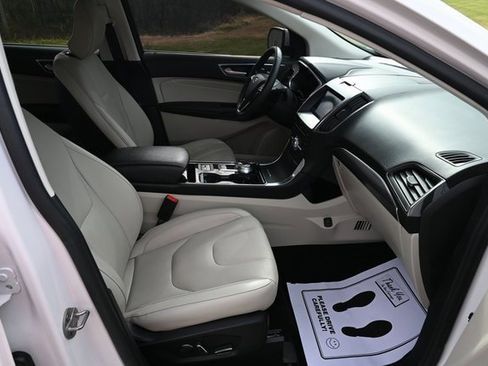 Used 2019 Ford Edge Titanium w/ Equipment Group 301A image 19