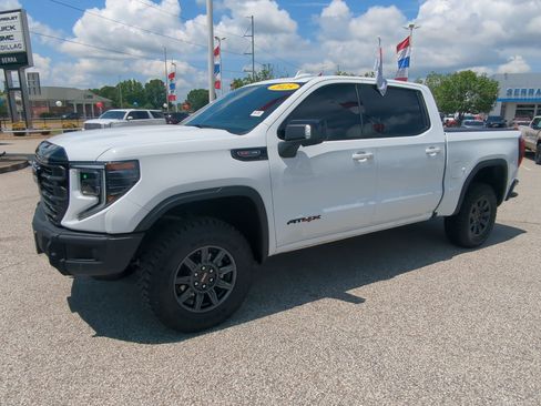 Used 2025 GMC Sierra 1500 AT4X AWD/4WD image 5