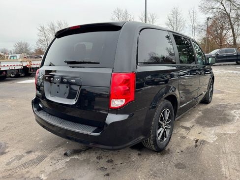 Used 2014 Dodge Grand Caravan SE image 5