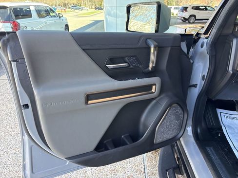 Certified 2025 GMC Hummer EV 2X image 23