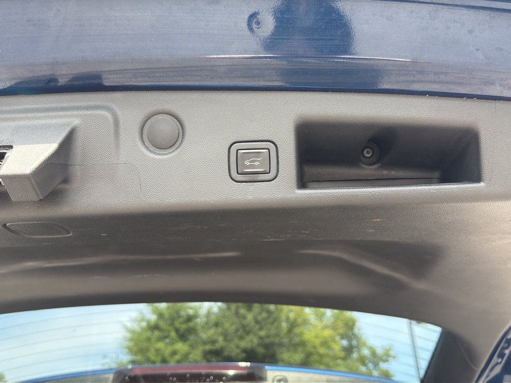 Used 2023 Chevrolet Equinox RS AWD/4WD image 10