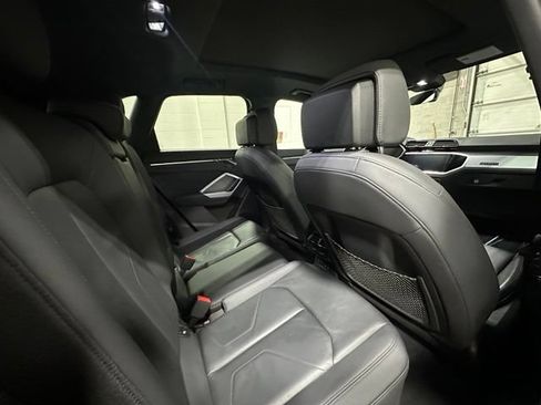 Used 2021 Audi Q3 2.0T Premium w/ Convenience Package AWD/4WD image 17