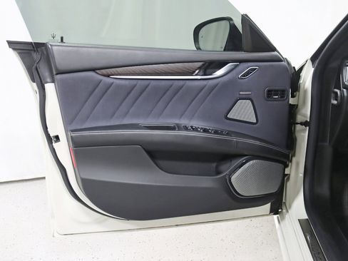 Used 2020 Maserati Ghibli S GranLusso image 36