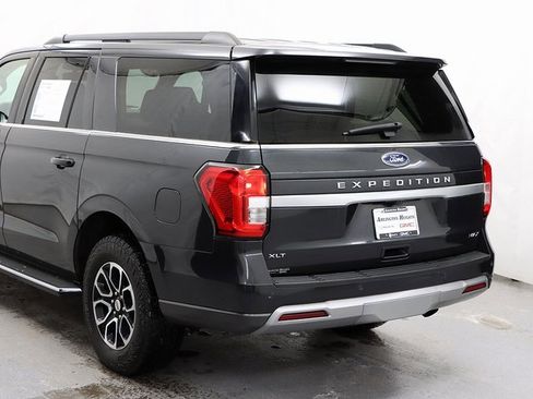 Used 2022 Ford Expedition Max XLT image 7