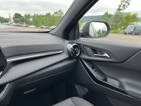 New 2026 Chevrolet Equinox LT image 30