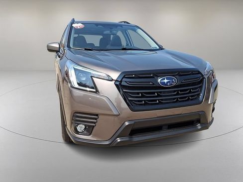 Used 2024 Subaru Forester Premium AWD/4WD image 2