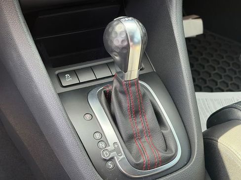 Used 2014 Volkswagen GTI Driver's Edition image 18