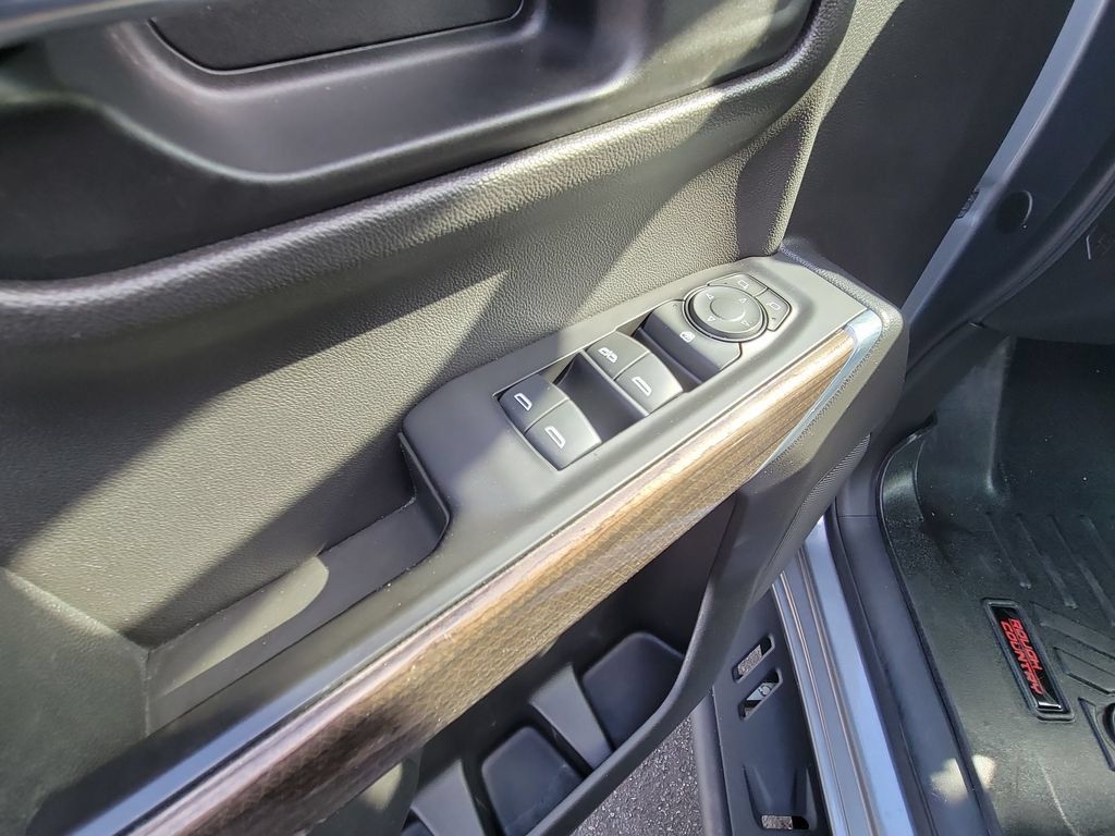 Used 2019 Chevrolet Silverado 1500 LT w/ Texas Edition RWD image 22