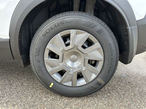 New 2026 Nissan Kicks S image 19