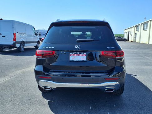 Used 2022 Mercedes-Benz GLB 250 4MATIC w/ Premium Package Lite image 7