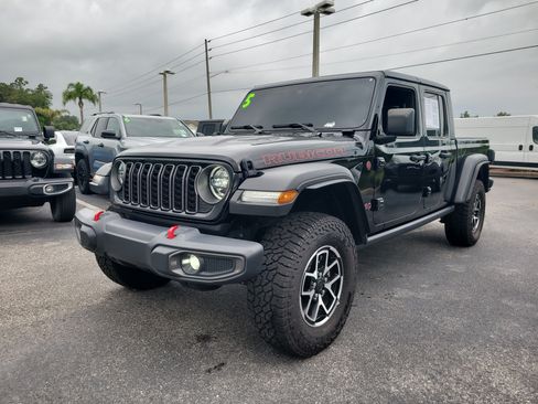 Used 2025 Jeep Gladiator Rubicon w/ Safety Group AWD/4WD image 3