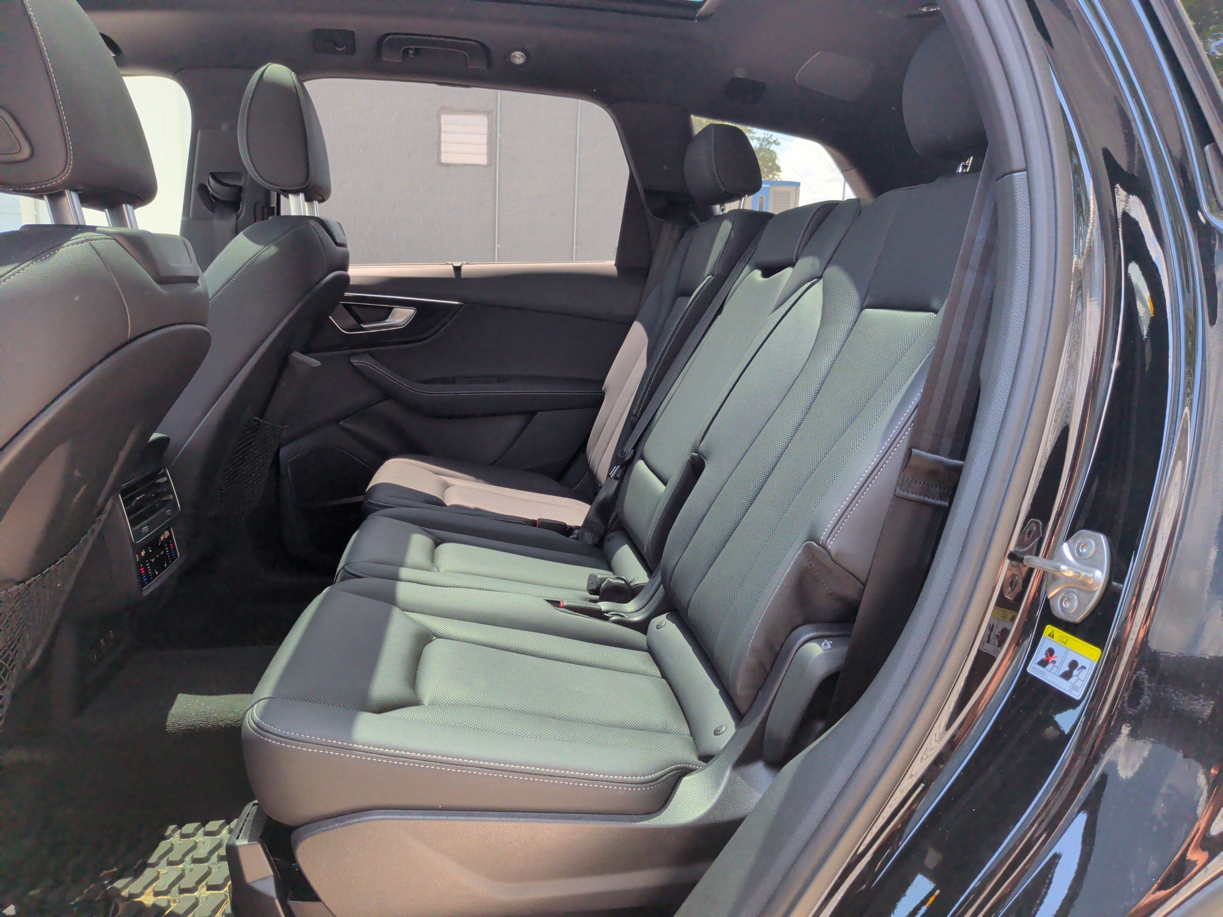 Used 2026 Audi Q7 3.0T Premium Plus w/ Premium Plus Package AWD/4WD image 32