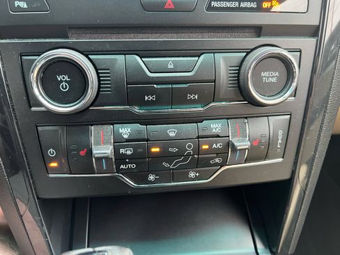 Used 2016 Ford Explorer XLT w/ Equipment Group 202A image 58